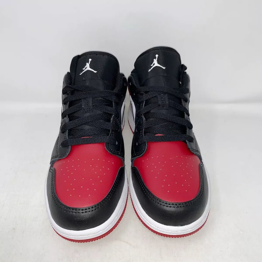 Air Jordan 1 Low
Bred Toe